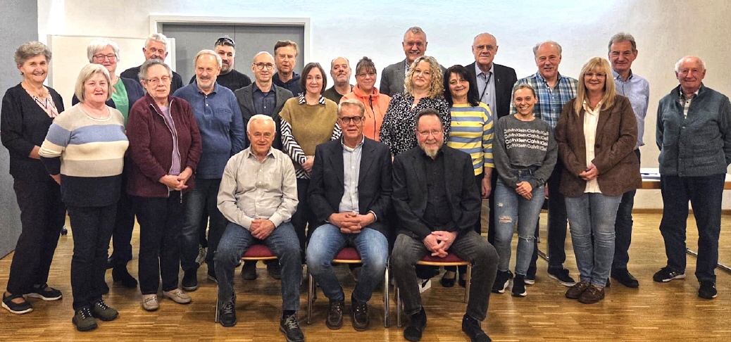 Geehrte, G&auml;ste und neuer Vorstand